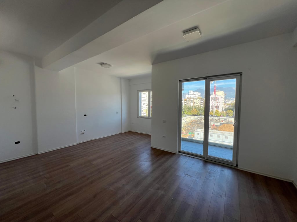 APARTMENT 2+1 FOR RENT EMPTY FOR OFFICES
