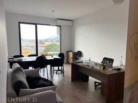 JAPIM ME QIRA APARTAMENT 2+1+2 TE KOMPLEKSI ASL, SPITALET! 500 € /Muaj