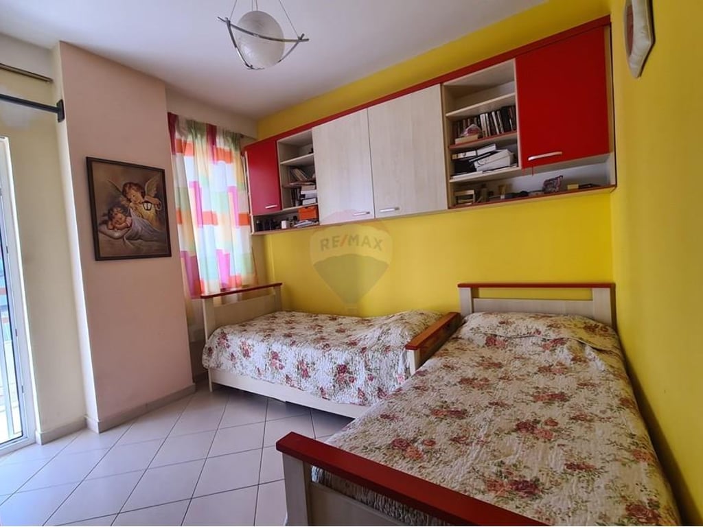 Apartament 3+1+2 ne shitje ne Yzberisht!