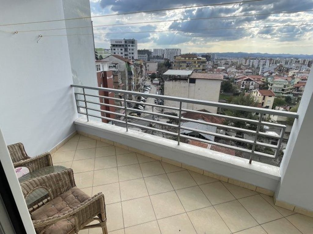 Apartment 2+1 for rent near the joint school, 500 euros.