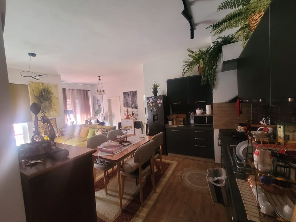 Apartament ne Shitje 2+1 Mangalem, Ali Demi