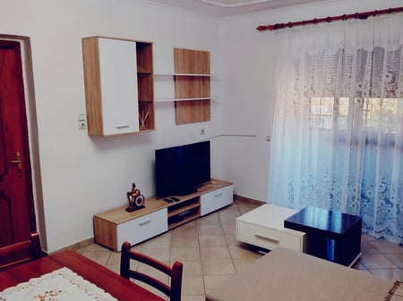 Me qera Apartament 1+1 Kinostudio