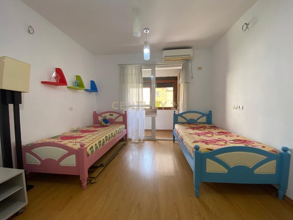 AFFITTASI APPARTAMENTO 2+1 IN ALI DEMI! 400 € /Mese