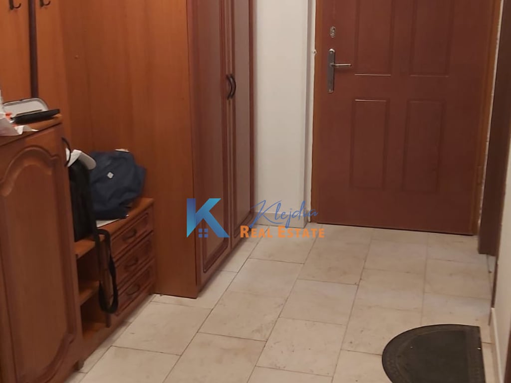 Ambient per zyra te rruga Fortuzi