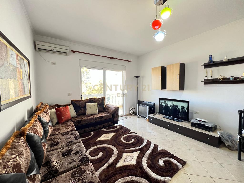 Shitet Apartament 1+1+Post Parkimi, Prane Flower, Golem ! 100,000 €