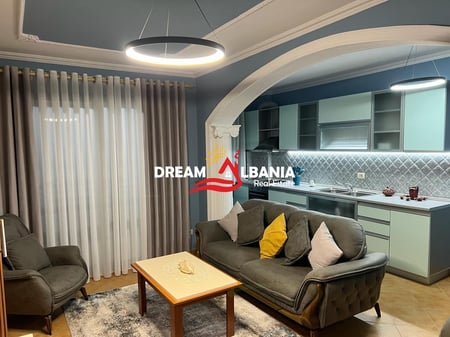Appartamento 2+1 in affitto in via 5 Maji, vicino al Concord Center a Tirana (ID 42214715)