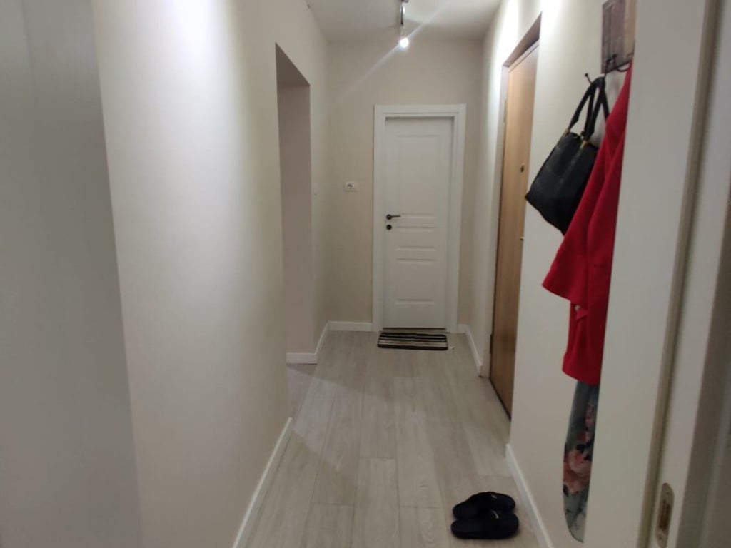 OFFICE FOR RENT 106M2 800 EURO KAVAJES STREET