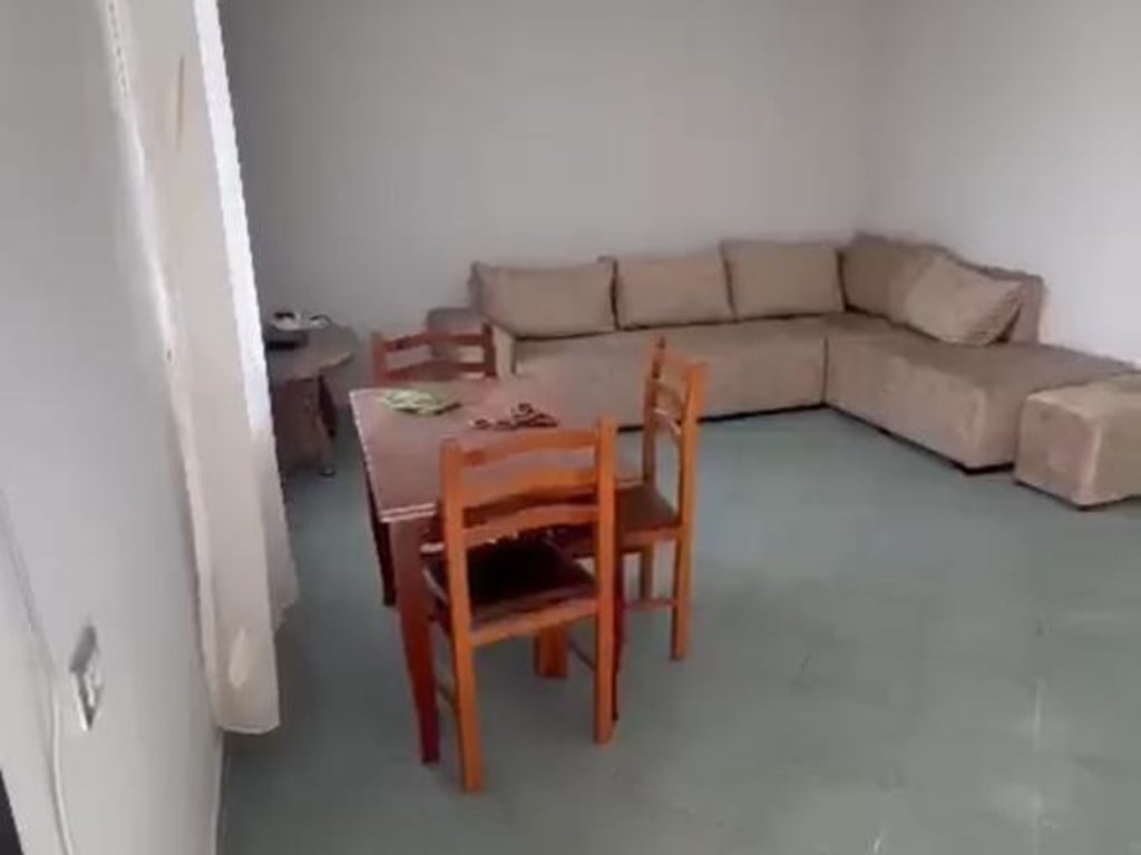 Shtepi  me qera   2+1