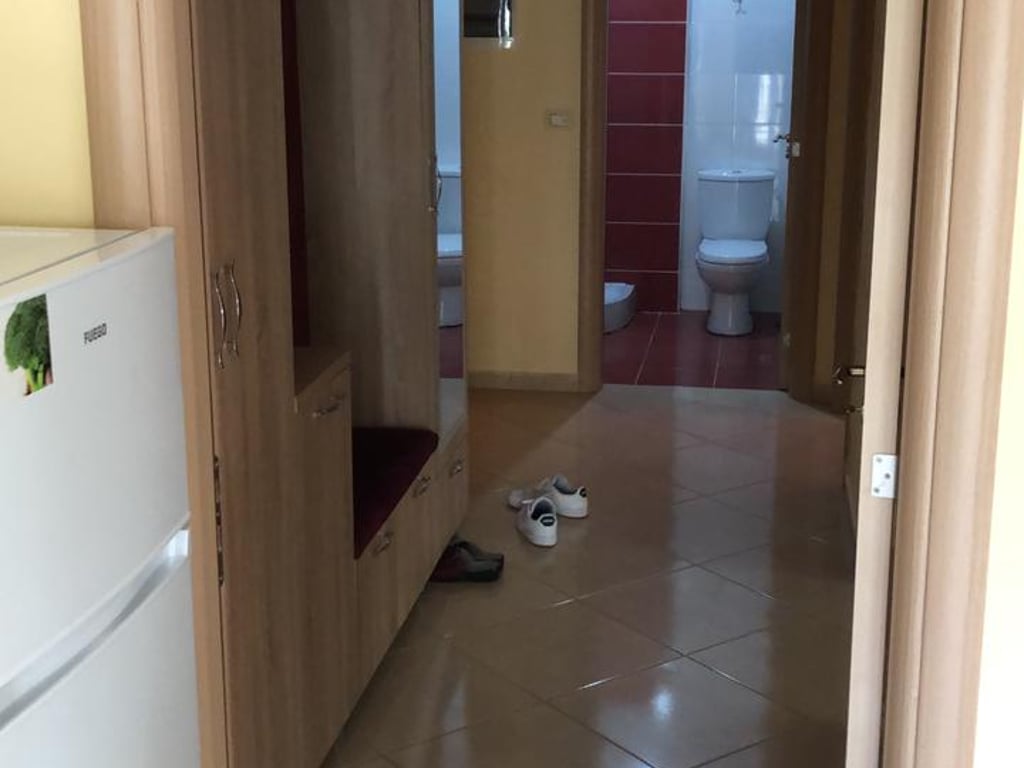 Apartament me Qera 2+1 Tek Komuna e Parisit ( ID B2201307) Tirane