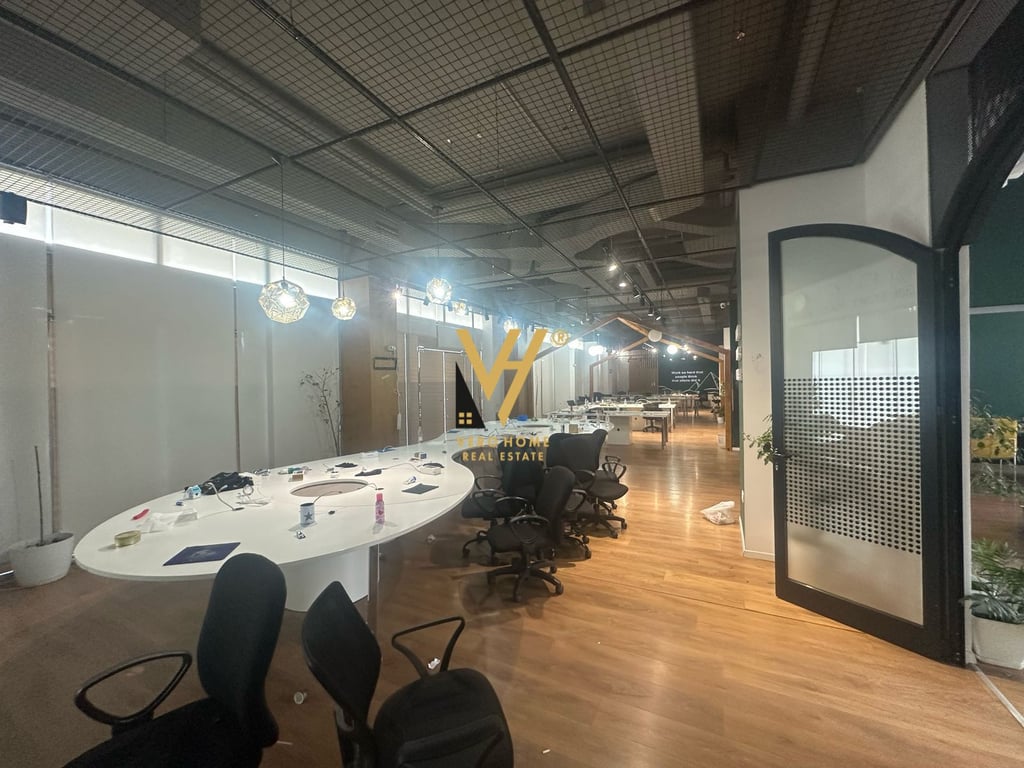 JEPET ZYRE 500 M2 ME QERA TE KOMUNA E PARISIT 5.000 EURO