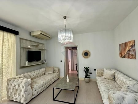 Appartamento 2+1 con posto auto vicino al Lago