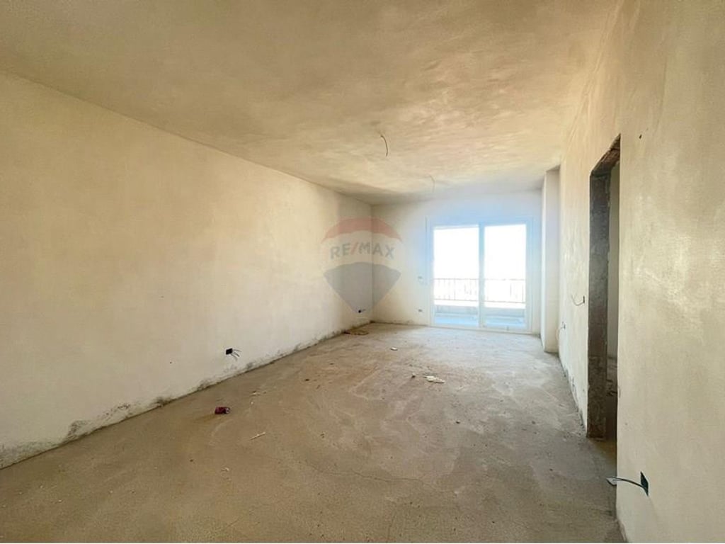 Apartament 2+1 per shitje tek 5 Maji!