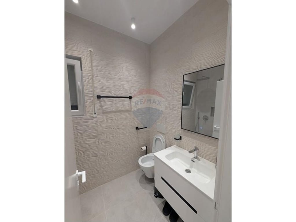 Ap 1+1 me qira te kopshti Botanik