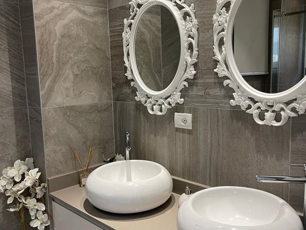 Tirana, in affitto Villa con Piscina Kodra e Diellit Residence 2, 200 m² 2300 Euro affitto o 660.000 Euro vendita