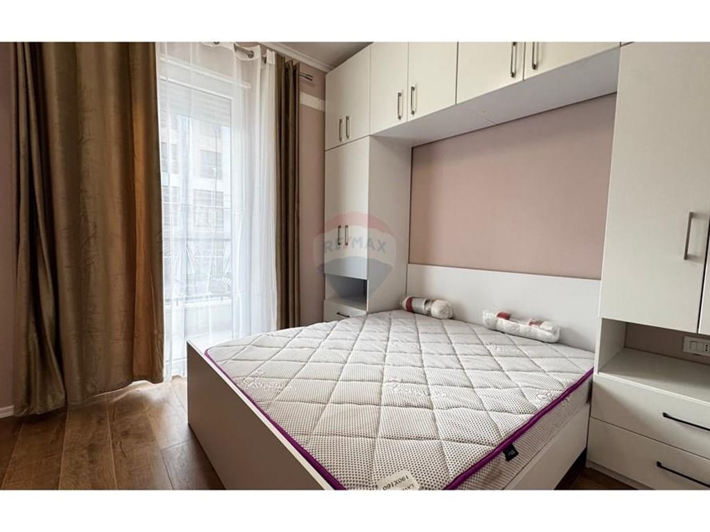 Jepet me qira apartament 1+1 ne Porcelan