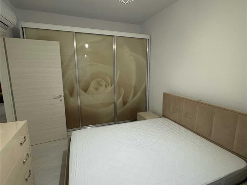 Apartament Me Qera 2+1 Tek Fusha e Aviacionit (ID B2201282) Tirane