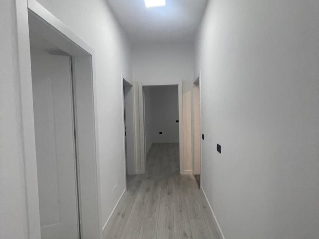 A business space is available for rent in Myslym Shyr.