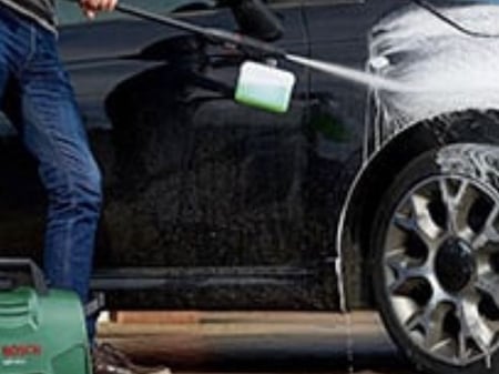For rent, a car wash at Fresku for 1300 euros.