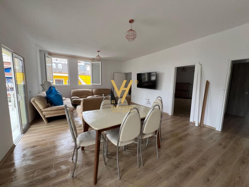 AFFITTASI IL SECONDO PIANO DI UNA VILLA NELLE VILLE TEDESCHE 550 EURO