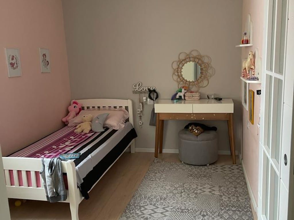 Shitet Apartamenti 2+1 , Myslym shyr , Rruga Islam Alla , prane ish adidasit