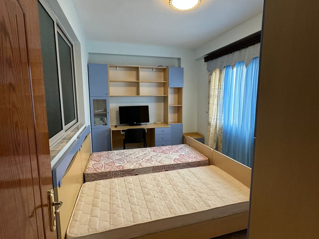Apartament 3+1 per Qira, Fresk, Thesari!