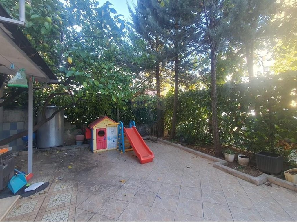 Apartament 2+1 me Qira pran Vasil Shantos 600€
