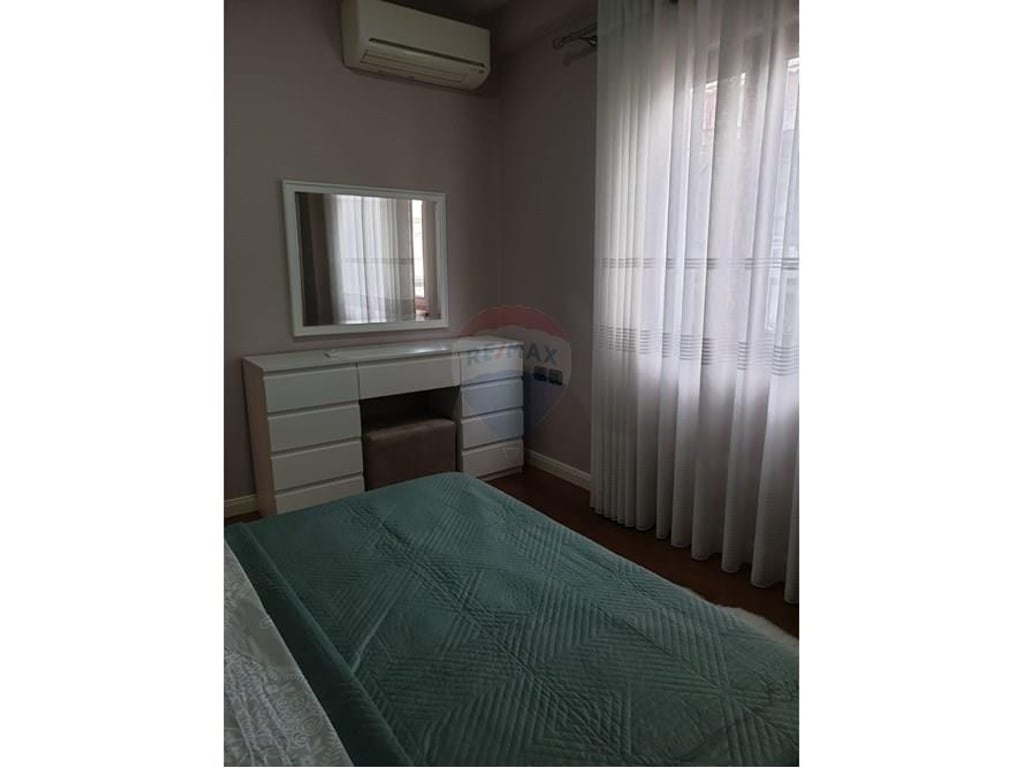Jepet me qira apartament 3+1+2, te Liqeni I Thate