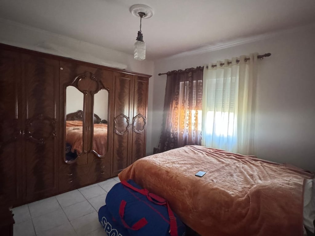 Affittasi Appartamento 2+1; ex Ristorante Durresi via Memo Meto Prezzo: 450 mila lekë