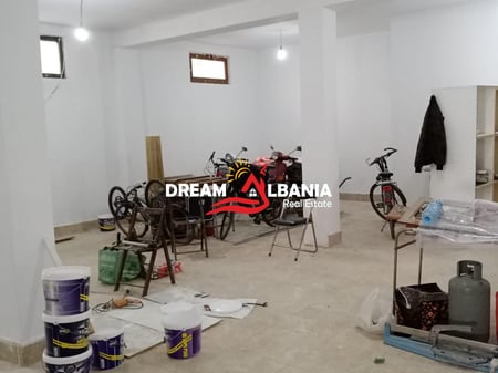 Magazine me qera ne Rrugen Pjeter Budi, prane Tregut Elektrik ne Tirane (ID 4281279)