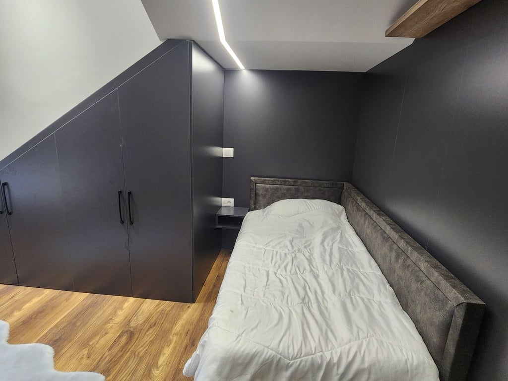 Jepet me Qira Apartament 3+1 me Mobilim Luksoz, +🅿 