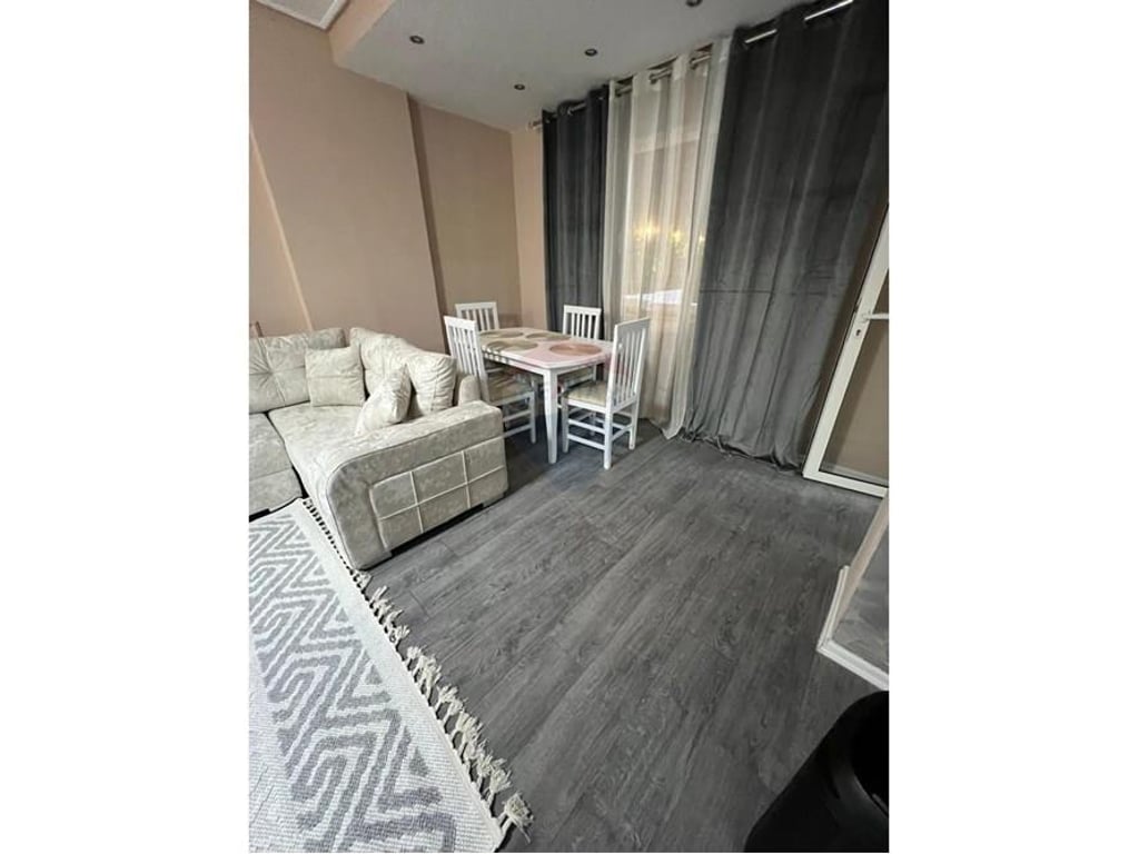 In vendita appartamento 2+1 con veranda a Durazzo