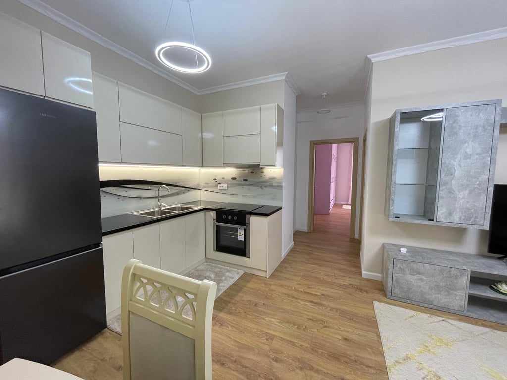 2+1+2 apartment for rent on Elbasan Street.