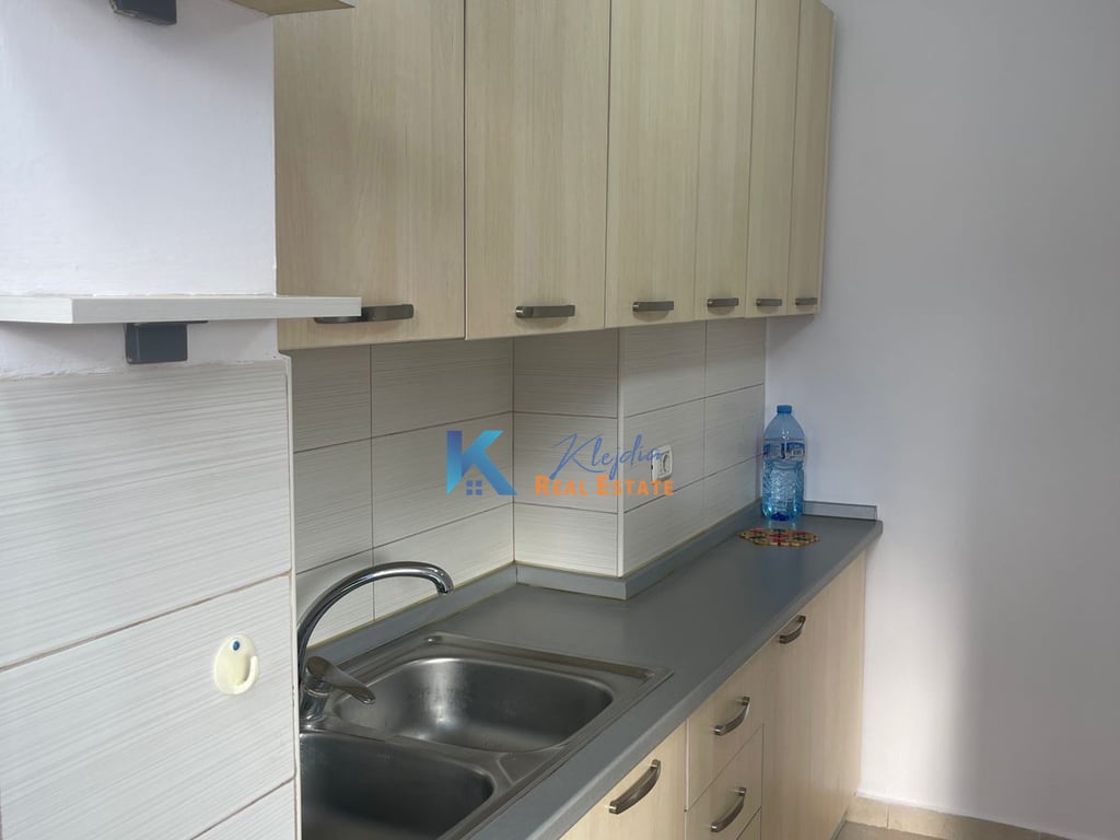 2+1 near the New Bazaar