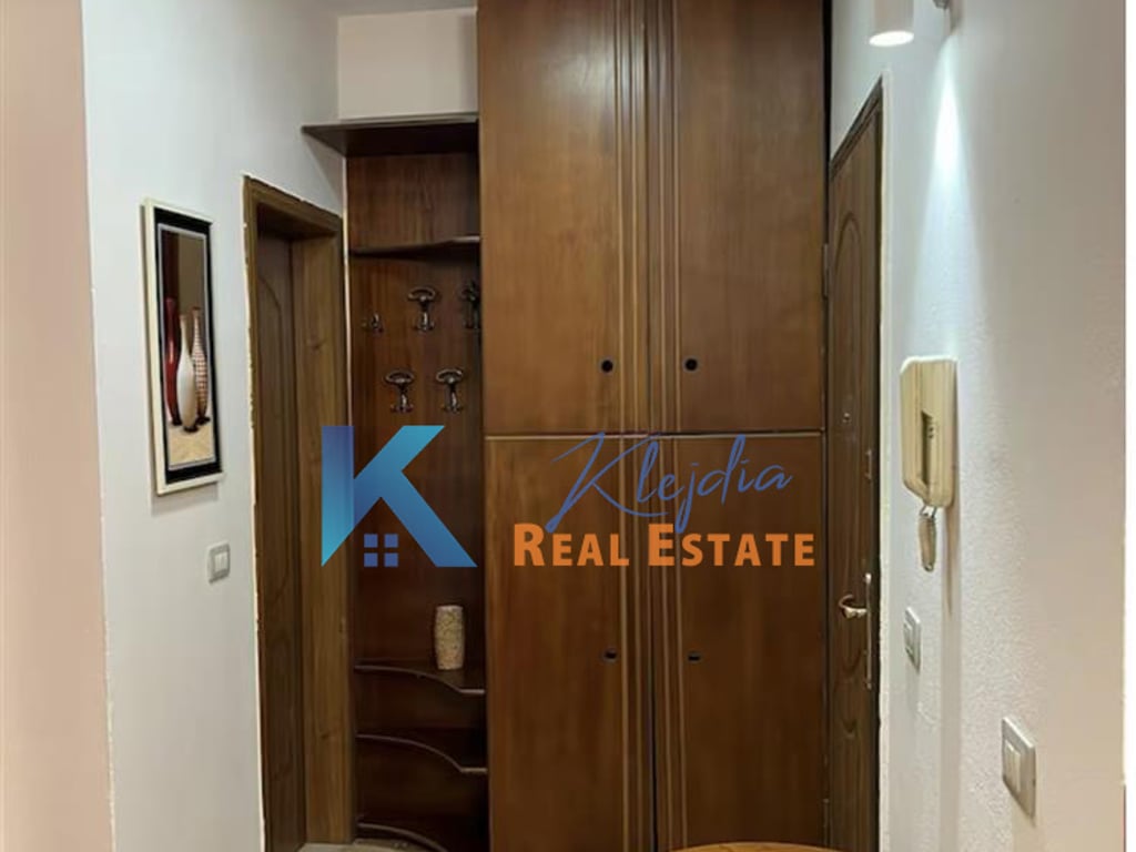 1+1 me qira te Mine Peza