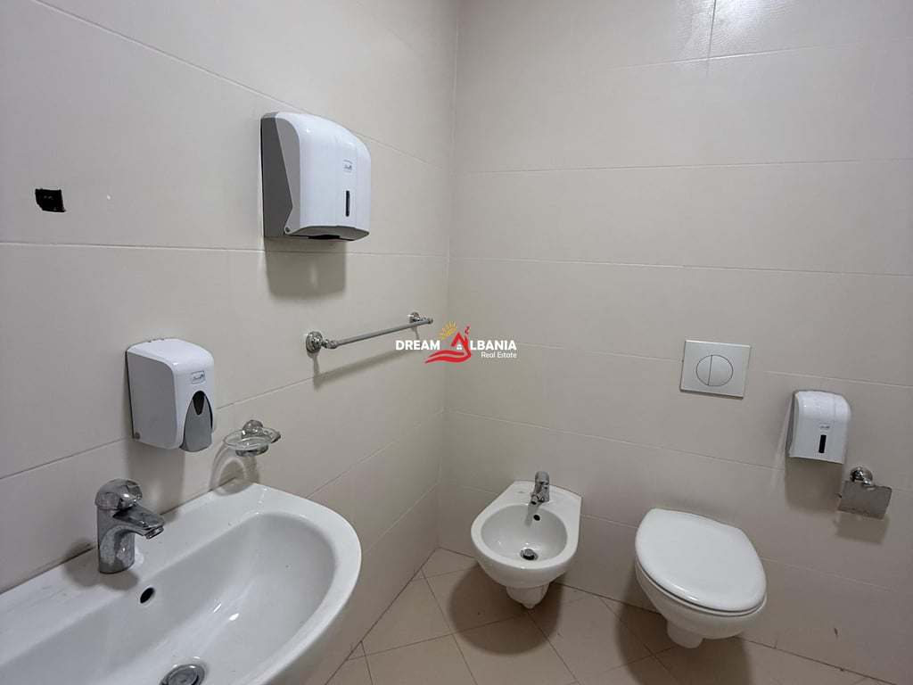 Ambjent per zyra me qera te rruga e Kavajes prane Kompleksit Delijorgji (ID 4261877).