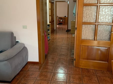 Affittasi appartamento 2+1 in Via di Dibra 450 euro.