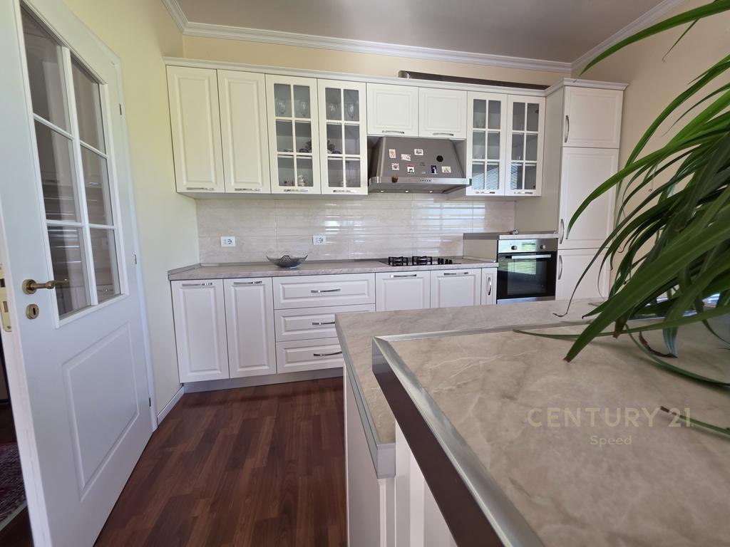 SHESIM VILE TRE KATESHE PRANE KODRES SE PRIFTIT !!