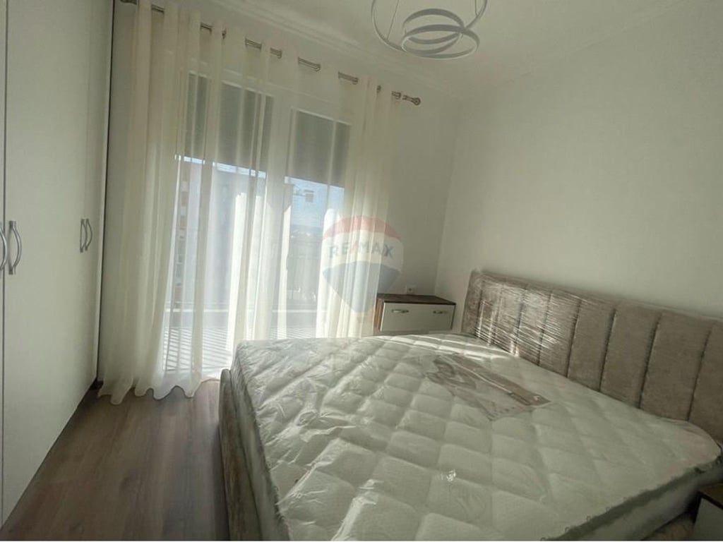 1+1 apartment with parking in Astir