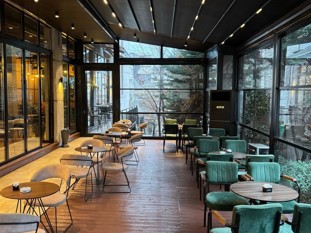 🏢 INVEST IN A READY-MADE ASSET – BUSINESS ENVIRONMENT (BAR-CAFE) WITH A VERANDA, 5 MAJI