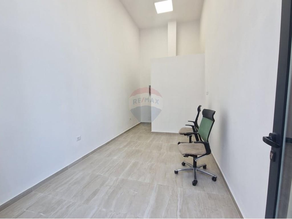 Shop for rent near the Olympic Park, Paris Commune!