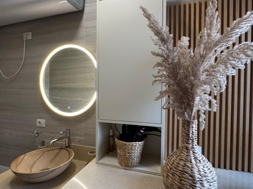 Super 1+1+P apartment for rent on Barrikadave Street.