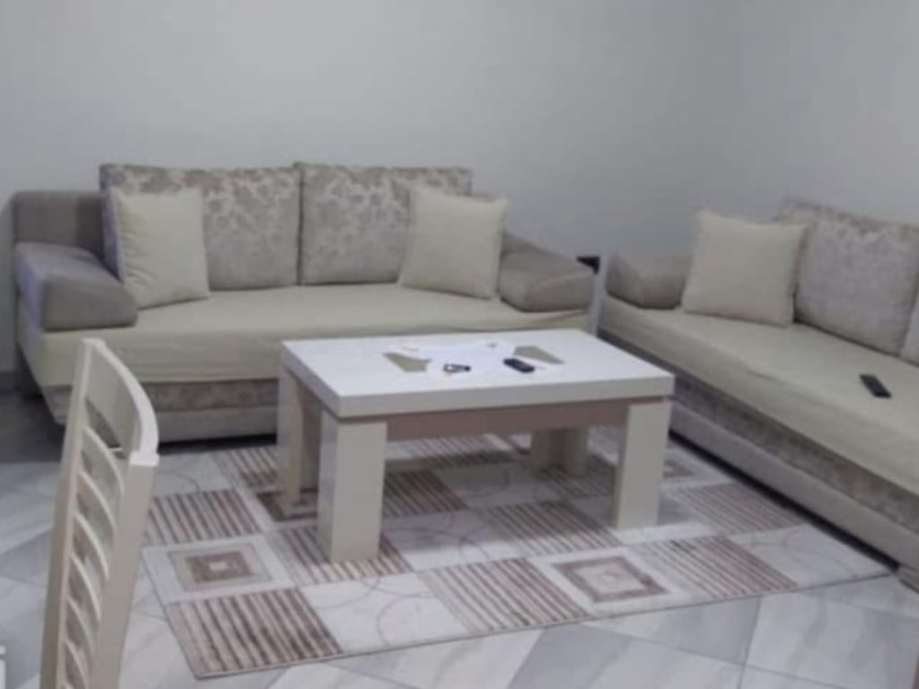 Jepet me qera apartament 1+1 prane Restorant Durresit