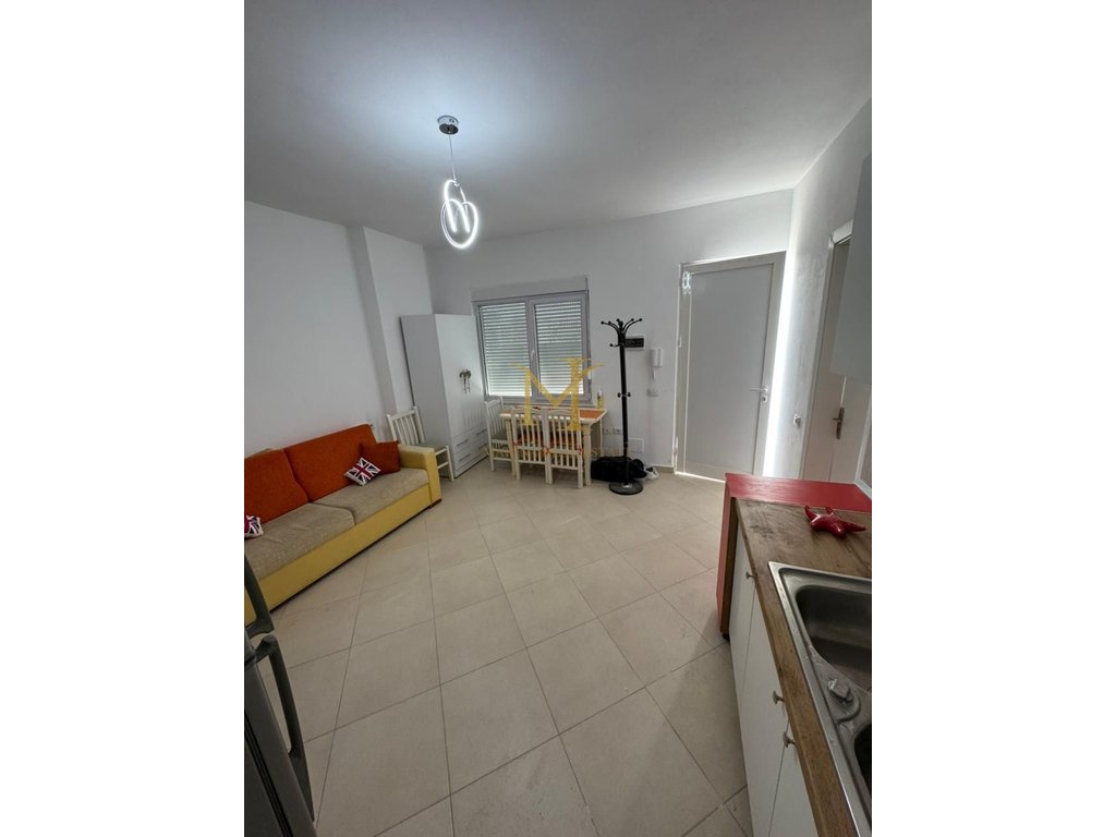  GARSONIERE TEK TREGU INDUSTRIAL!!