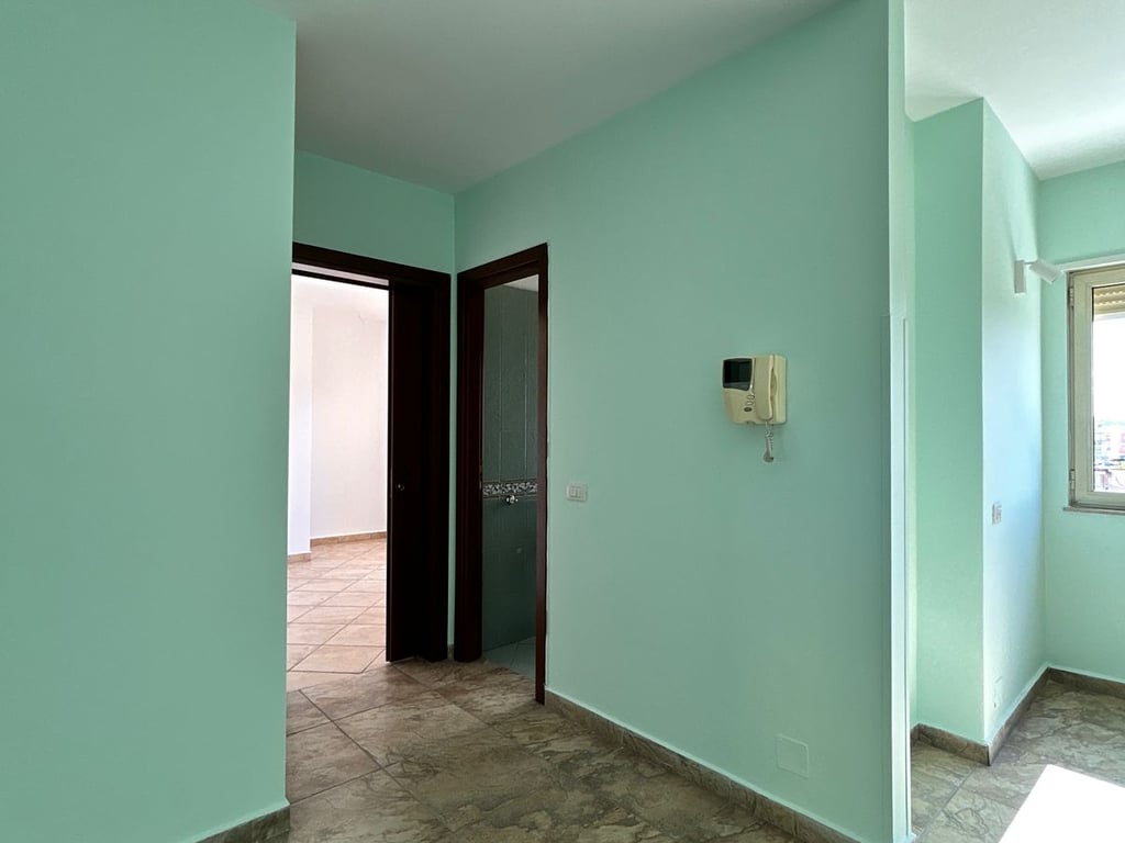 Affittasi appartamento 2+1 in Via Fortuzi.