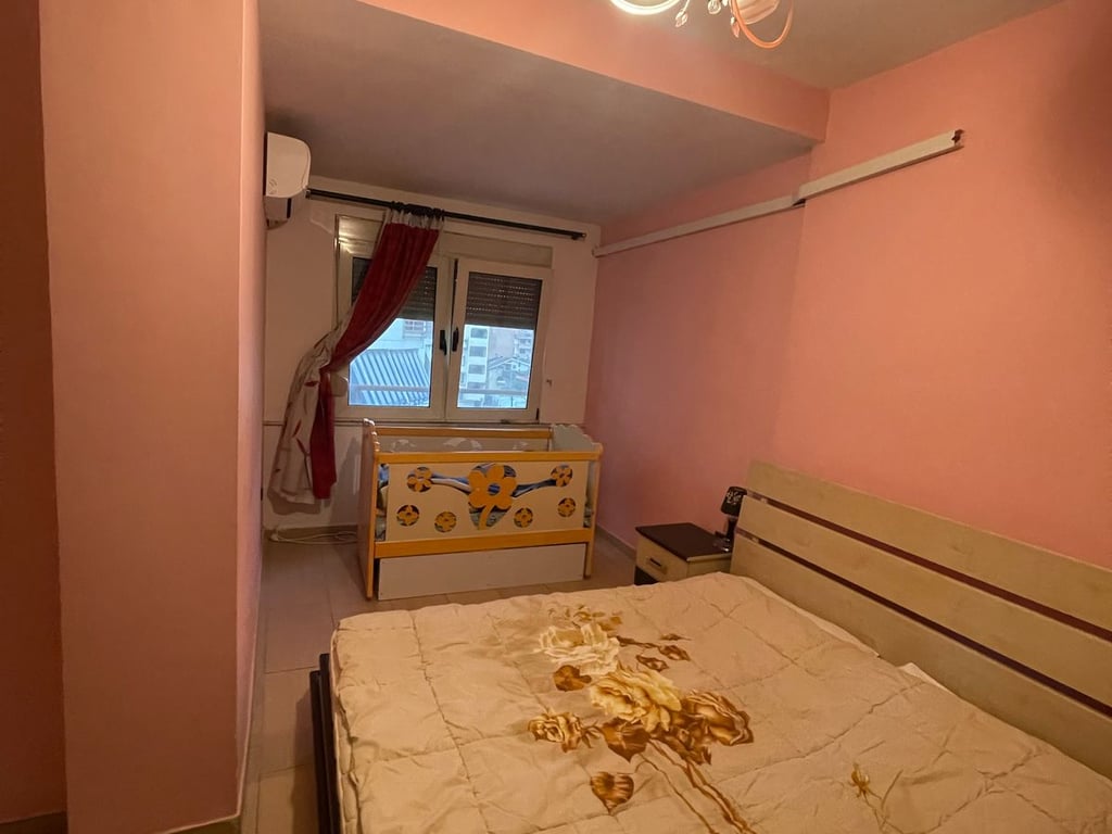 Appartamento in affitto 3+1 presso l'ex Mercato Elettrico (ID B230150) Tirana.