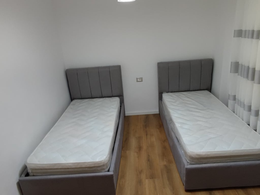 🏡 A 2+1 apartment is for rent in the Paris Commune.