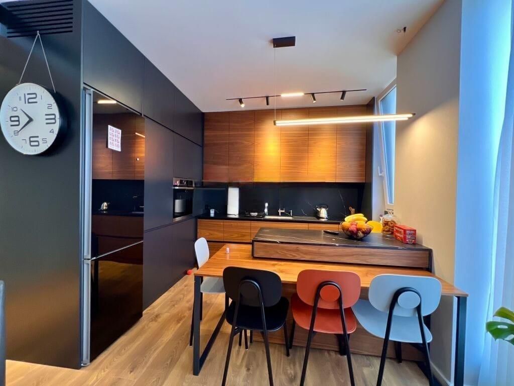 2+1 APARTMENT FOR SALE ON BULEVARDI RI