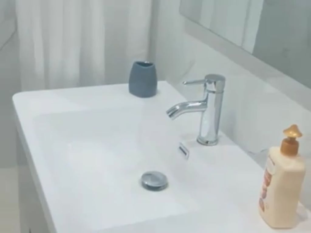 Jepet me qera Apartamenti 2+1 , Zogu i Zi prane Ring Center  Cmimi: 600 euro 