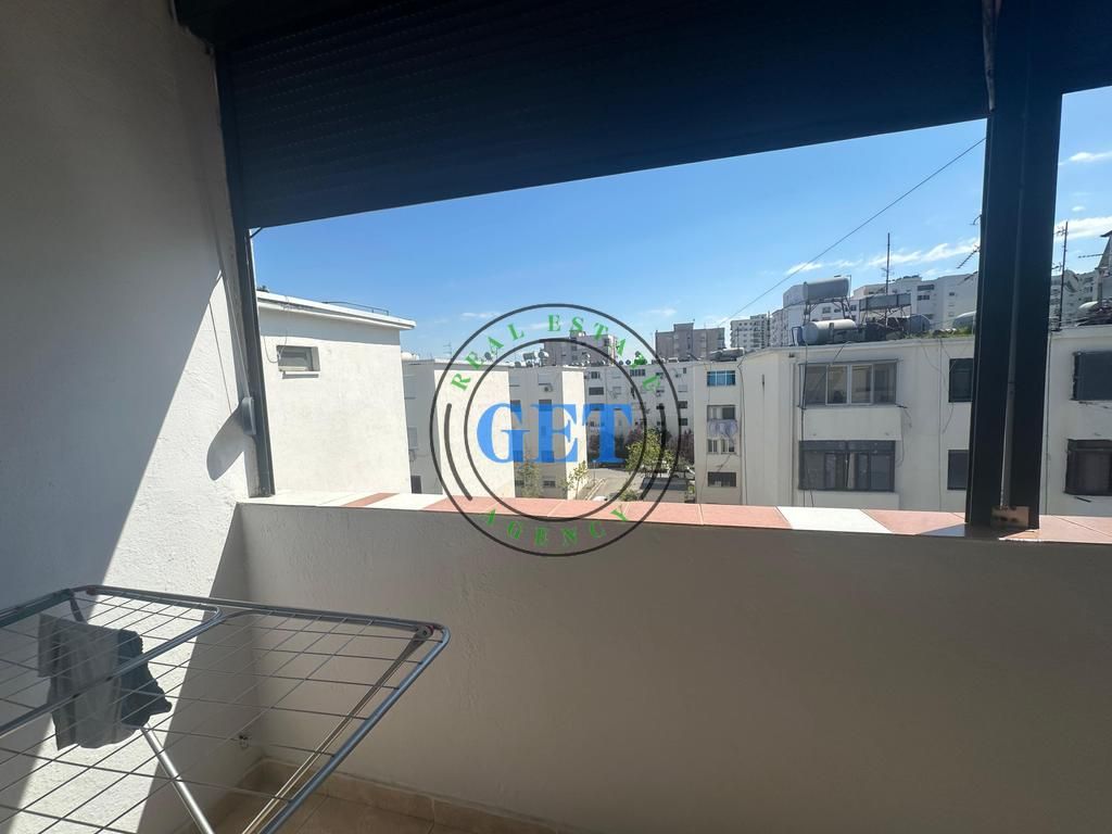 Shitet Apartament 2+1,Prane Shkolles "Qemal Mici", Durres  Stadiumi 85,000 €