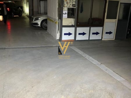 SHITET POST PARKIMI 36 M2 TE RRUGA E KAVAJES 50.000 EURO